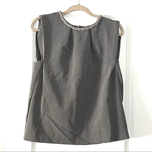 Sleeveless blouse with braided neck - Picture 1 of 6